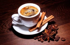 Der Kosakenkaffee wird auch kleiner Mocca mit Schuss genannt Der Kosakenkaffee wird auch kleiner Mocca mit Schuss genannt